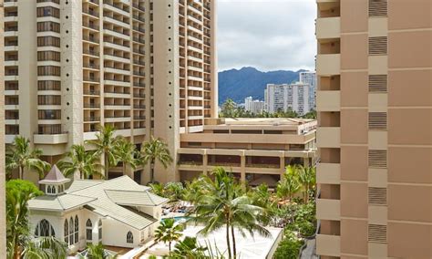 Rooms And Suites Hilton Hawaiian Village