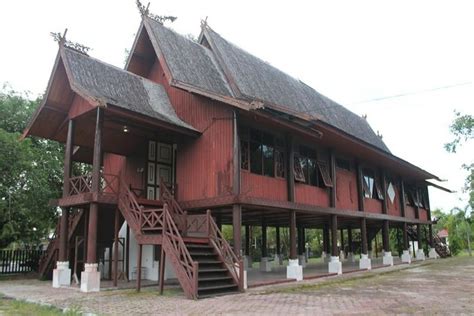 Rumah Betang Rumah Adat Kalimantan Tengah Home Fashion Rumah Desain Rumah