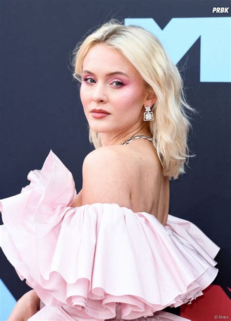 Born 16 december 1997) is a swedish singer. Zara Larsson sur le red carpet des MTV VMA's 2019 - Purebreak