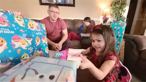 Opening Christmas PRESENTS on Christmas DAY 2021!🎄🎁  YouTube
