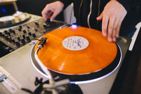 8 Best Dj Turntables For Beginners Audio Mentor Guides