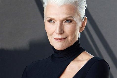 Maye Musk égérie Covergirl 72 Ans