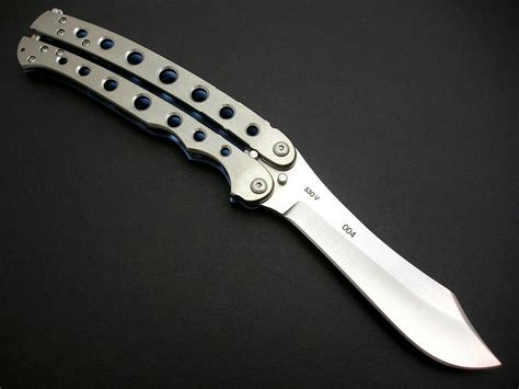 The knife is a melee weapon. Arsenal Butterfly Knife