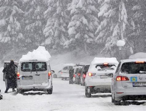 Heavy Snow In Germany Austria Causes Chaos For Travelers The Garden