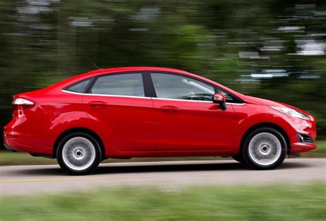 Ford Fiesta Sedán 2015 Confiable Seguro Y Ahorrador Lista De Carros