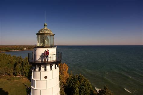 11 Absolute Best Romantic Getaways in Wisconsin