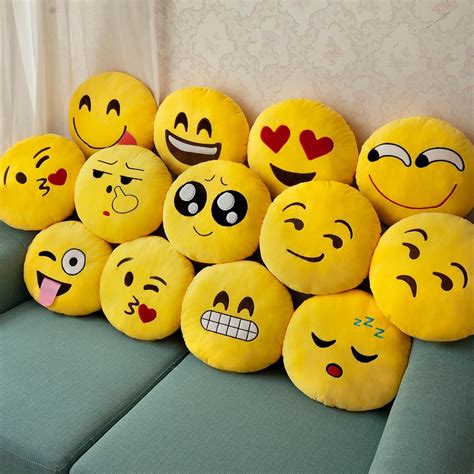 Emoji Pillow 28cm X 28cm Emotion Soft Pillow Round Cushion Toy