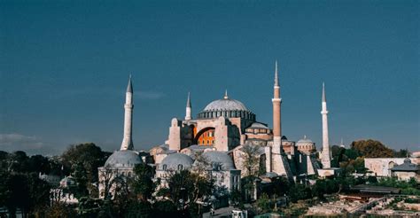 Istanbul Hagia Sophia Blue Mosque Cistern And Bazaar Tour Getyourguide