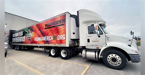 Schneider Donates Refrigerated Trailer To Feeding America Fleetowner