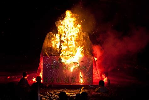 Chinas Ghost Festival Photo 10 Cbs News