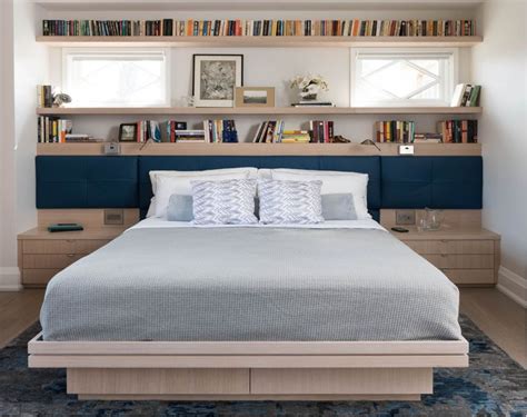 Design per bibliofili: libreria e testata letto insieme ...
