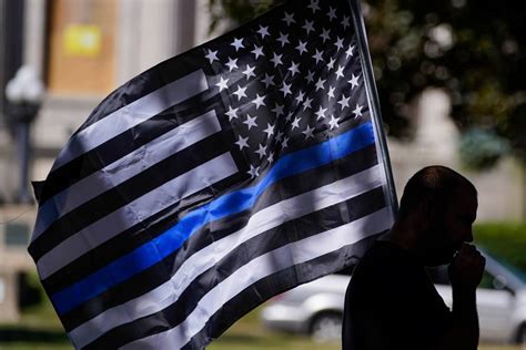 Paso Robles Ca Police Chief Removes Thin Blue Line Flag San Luis