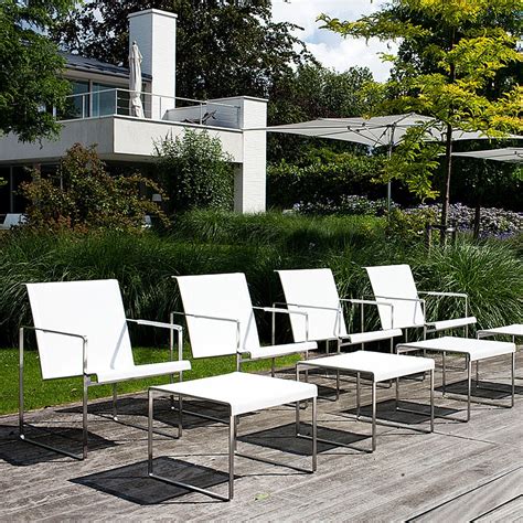 Kick back and take it easy with our wide range of outdoor lounge chairs. Modern Outdoor Lounge Chairs | Cima Relax Minimalist ...