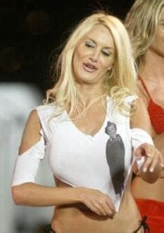 She was named one of top 100 most beautiful argentinian women by our woman crush wednesday bloggers. Mujeres para casarse: Luciana Salazar, la mujer perfecta