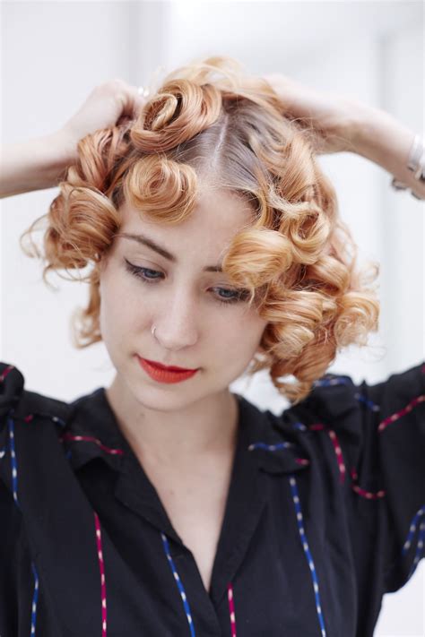 Use Your Fingers To Smooth Out The Curls This Easy Diy Proves Anyone Can Do Pin Cur Curled