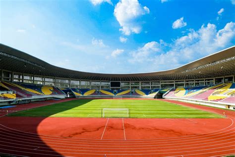 Proyek Renovasi Stadion Manahan Solo Pt Adhi Karya Persero Tbk