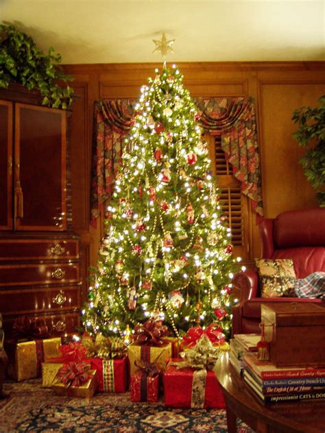 Gorgeous Christmas Tree Pictures Photos And Images For Facebook
