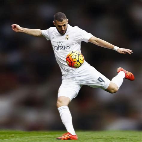 7 momen saat benzema cetak hattrick untuk real madrid