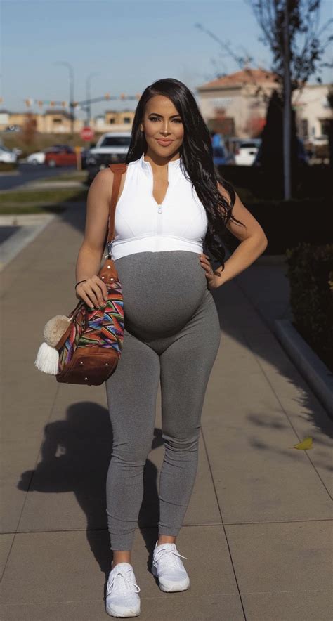 Gym Outfit When Your Pregnant How To Wear Sneakers Cute Maternity Outfits Leggings Are Not Pants