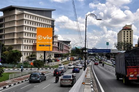 Temporary road diversion of jalan davis for road digging works. Digital Billboards at IJN, Jalan Tun Razak, Kuala Lumpur