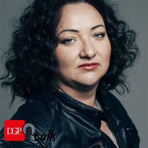 Lempart twierdzi, że nie jest sympatyczną osobą, a jej emocje i ekspresje nie spotykają się z ogólną aprobatą ludzi. Marta Lempart: rząd prowadzi z nami rozmowy pałkami i ...