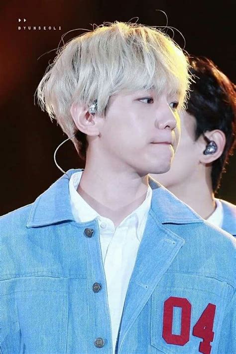 Chanyeol's smile is brighter than my morning. ปักพินโดย Mei.Ek 結 ใน Baekhyun