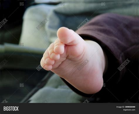 Baby Foot Toes On Bed Image And Photo Free Trial Bigstock