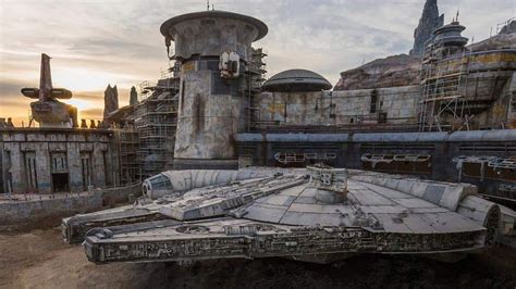 Disneylands Star Wars Millennium Falcon Sneak Peek