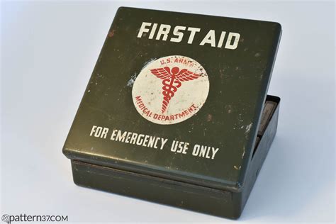 24 Unit Vehicle First Aid Kit L Us Army Ww2