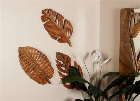 Decmode Large Carved Natural Wood Leaf Wall Decor Set Of 3 24 X 12