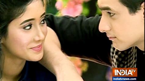 Yeh Rishta Kya Kehlata Hai Kartik And Naira Steal Romantic Moments