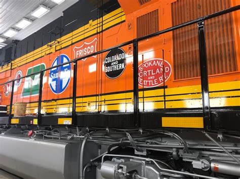 Bnsf Railway Unveils 25th Anniversary Locomotives Railfan And Railroad
