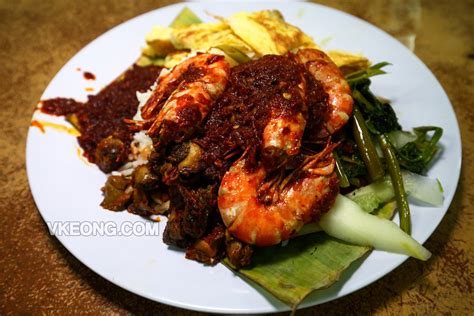 No other dish in malaysia is as famous as nasi lemak. Nasi Lemak Ujong Pasir @ Restoran Ming Huat, Melaka