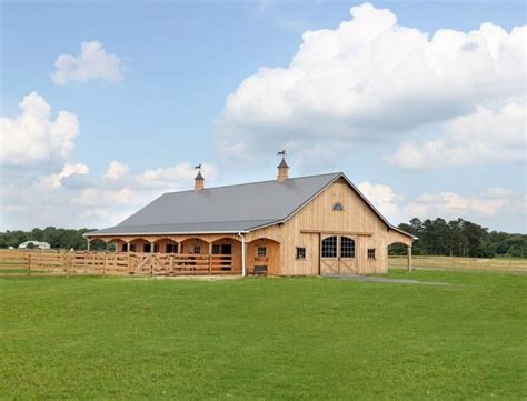 Horse run in shed features portable barns built on 4×6 treated skids (no floors in stalls) inside stalls lined with 48 high hardwood kick boards 36'x72' 6 Stall Horse Barn