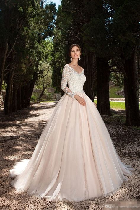 2017 Vintage Long Sleeve Wedding Dresses Lace Appliques Wedding Dress