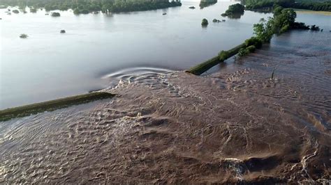Record Floods Breach Arkansas Levee Overtop 2 In Missouri