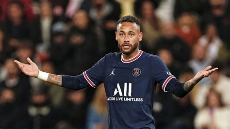 Watch Psg Supporters Stormed Neymar Jrs Residence Demanding Him To Quit The Club Sportszion