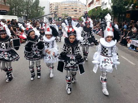 Gran Desfile De Comparsas Del Carnaval De Badajoz 2015 Disfraces