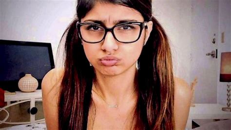 Mia Khalifa Even More Xxx What Did She Just Do With Her Face Mask