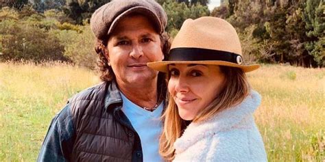 Dec 16, 2020 · throughout 2020, it felt like every single week brought with it an avalanche of singles. La estatua de Carlos Vives, en el caribe colombiano, que ...