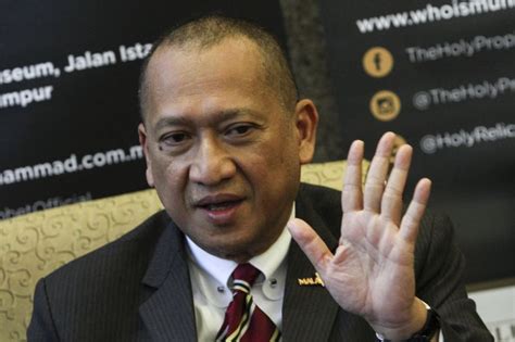 Tourism malaysia or malaysia tourism promotion board (mtpb) is an agency under the ministry of tourism, malaysia. New Visit Malaysia Year 2020 Emblem Slammed by M'sians ...