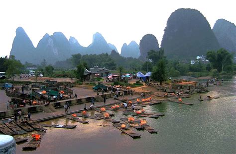 Yulong River Near Yangshuo Yangshuo Tourist Cruise Travel