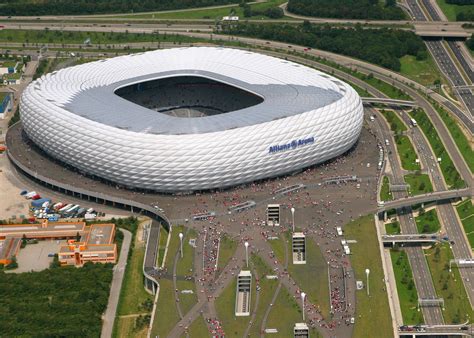 Information on history, how to get to allianz arena, hotels, tickets for bayern munich, stadium tours, and more. Magnet Allianz Arena - FC Bayern Munich