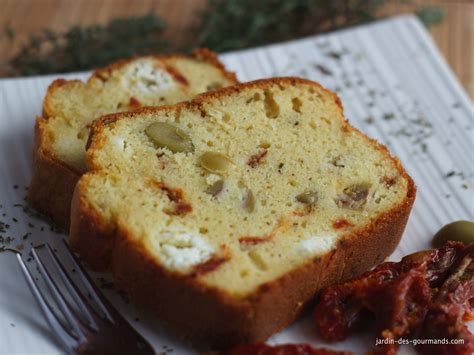 Cake aux Olives et Tomates