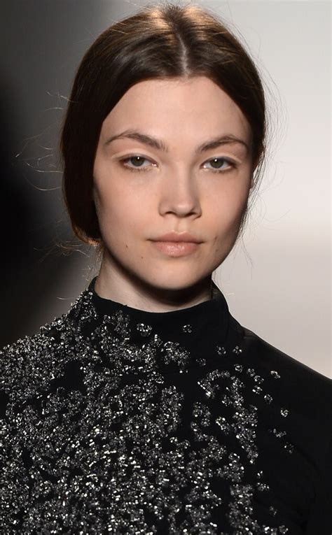 middle parted hair from new york fashion week fall 2013 trends we love e news