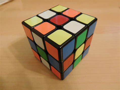 Can You Make A Rubiks Cube Pattern With A 4 Color Flower On Every Side