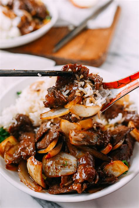 Beef Onion Stir Fry Quick Chinese Recipe The Woks Of Life