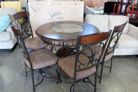 New Ashley Signature Round Carved Mahogany Dining Table With 4 Upholstered Chairs Retail 1036