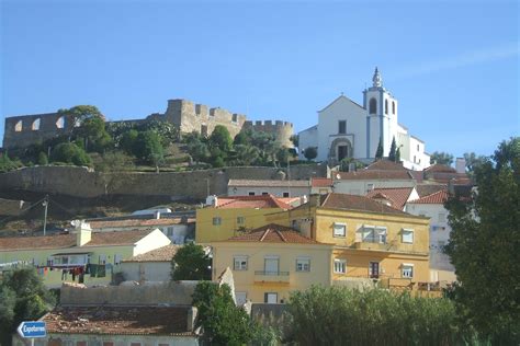 Torres vedras is a municipality in the portuguese district of lisbon, approximately 40 kilometres north of the capital lisbon in the oeste region, in the centro of portugal. DIVERSIDADES: Torres Vedras....
