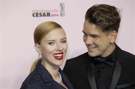 Scarlett Johansson Is A First Time Mom Celebrity Buzz